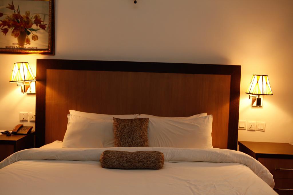 Immaculate Suites And Apartments Mobushipe Стая снимка