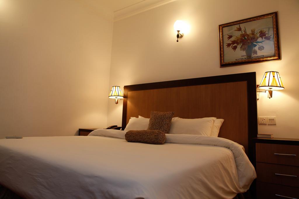 Immaculate Suites And Apartments Mobushipe Стая снимка