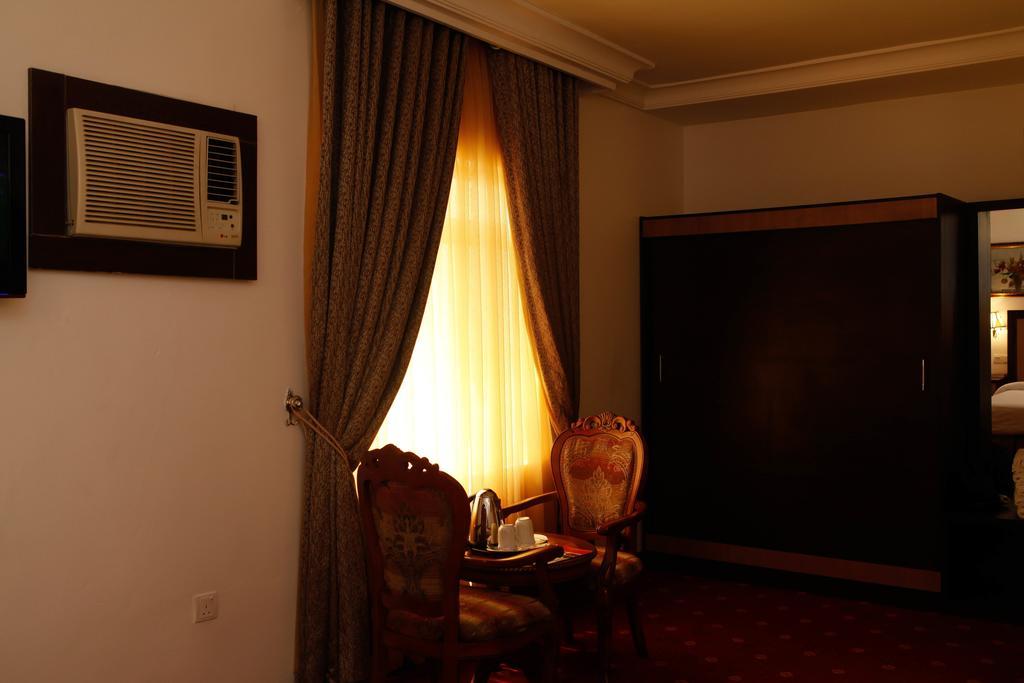 Immaculate Suites And Apartments Mobushipe Стая снимка