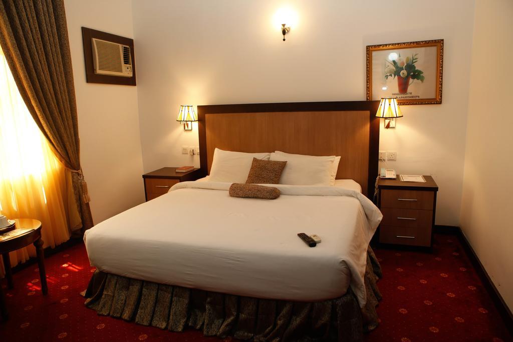 Immaculate Suites And Apartments Mobushipe Стая снимка
