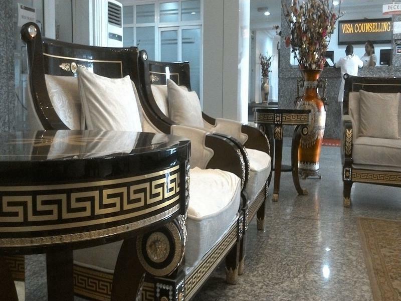 Immaculate Suites And Apartments Mobushipe Екстериор снимка